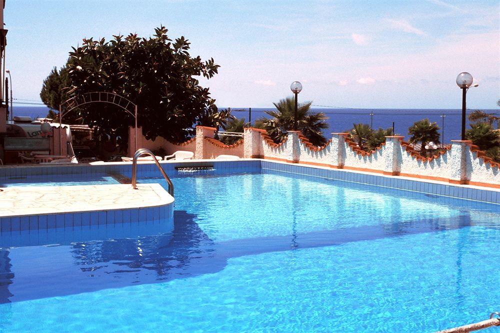 Hotel Ariston Montecarlo サンレモ エクステリア 写真